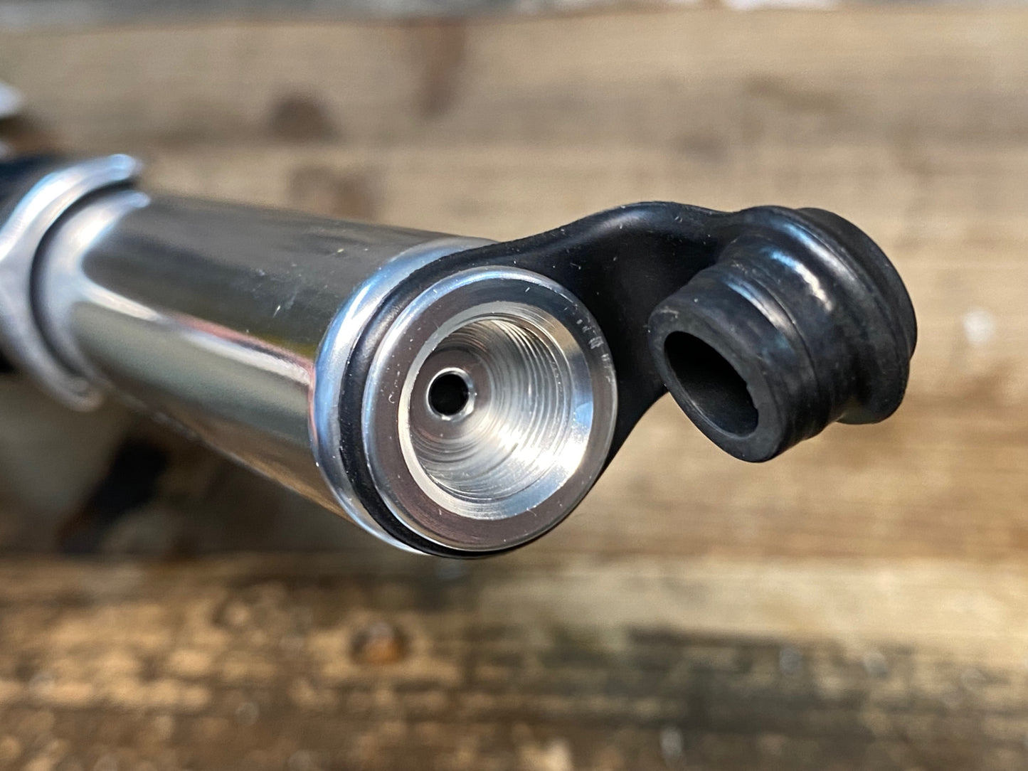 IV666 レザイン LEZYNE ROAD DRIVE 携帯ポンプ シルバー