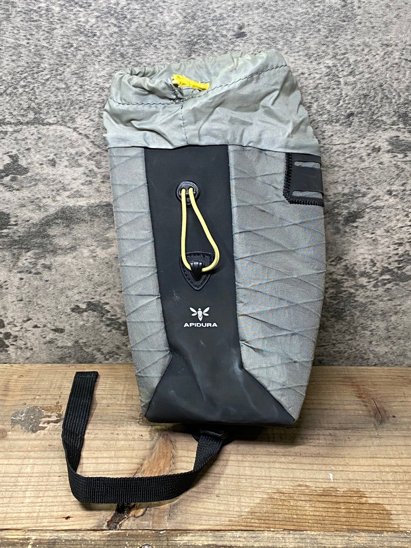 IO217 アピデュラ APIDURA ステムバッグ ゴム伸び ほつれ