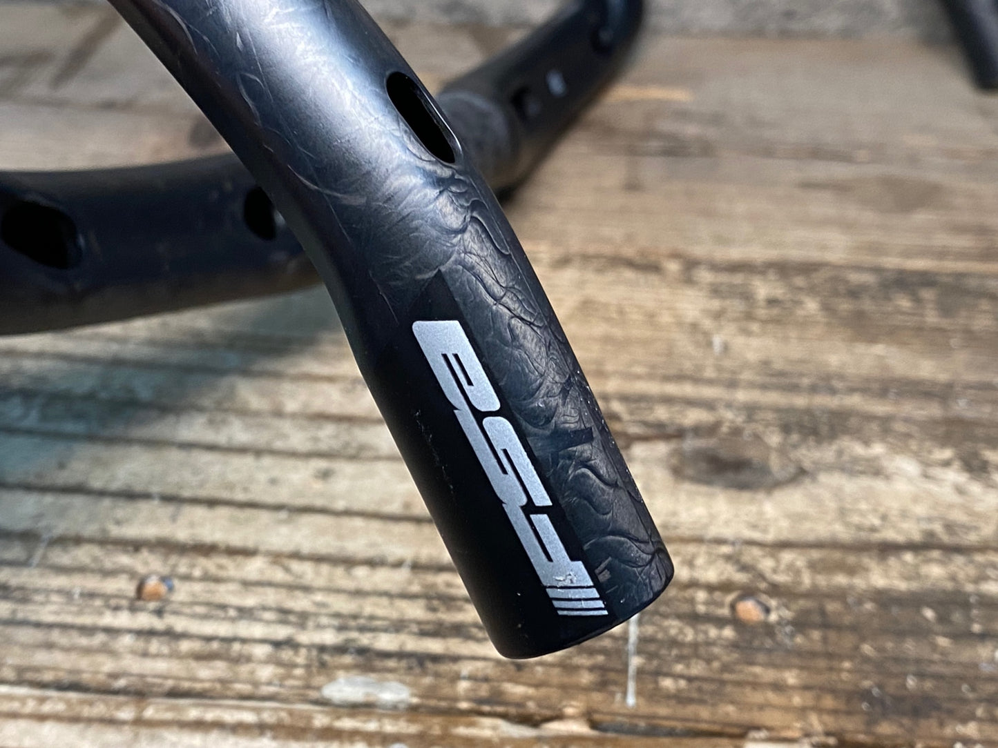 JB735 FSA K-WING AGX カーボン ドロップハンドル 390-450mm φ31.8