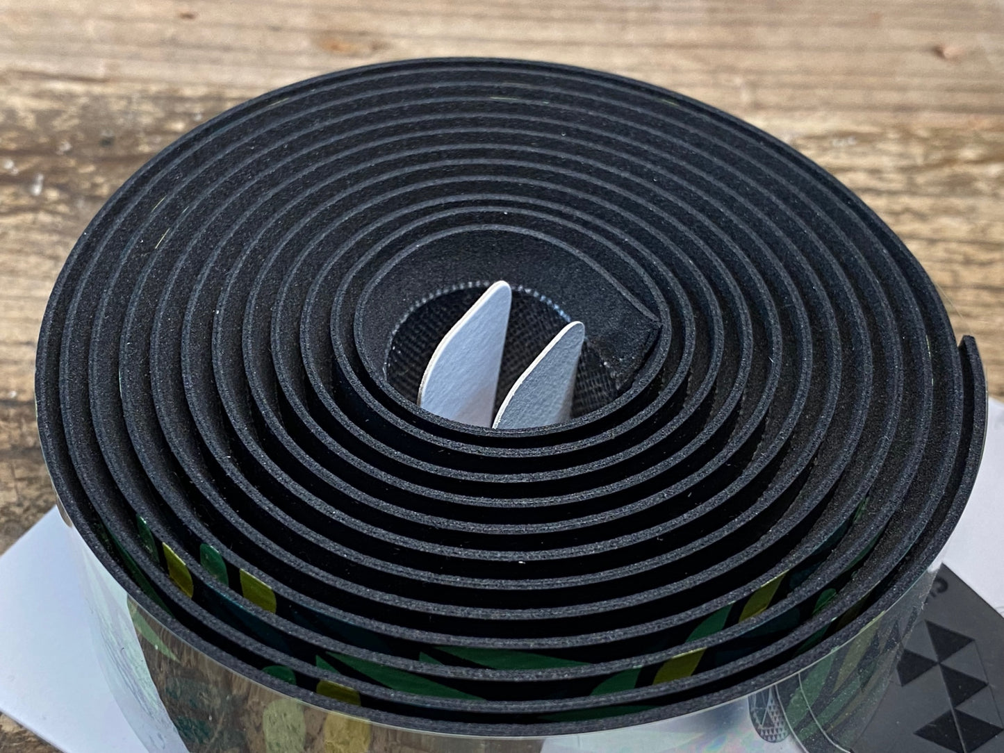 IY266 シクロべーション CICLOVATION LEATHER TOUCH RAINFOREST バーテープ 黒 緑