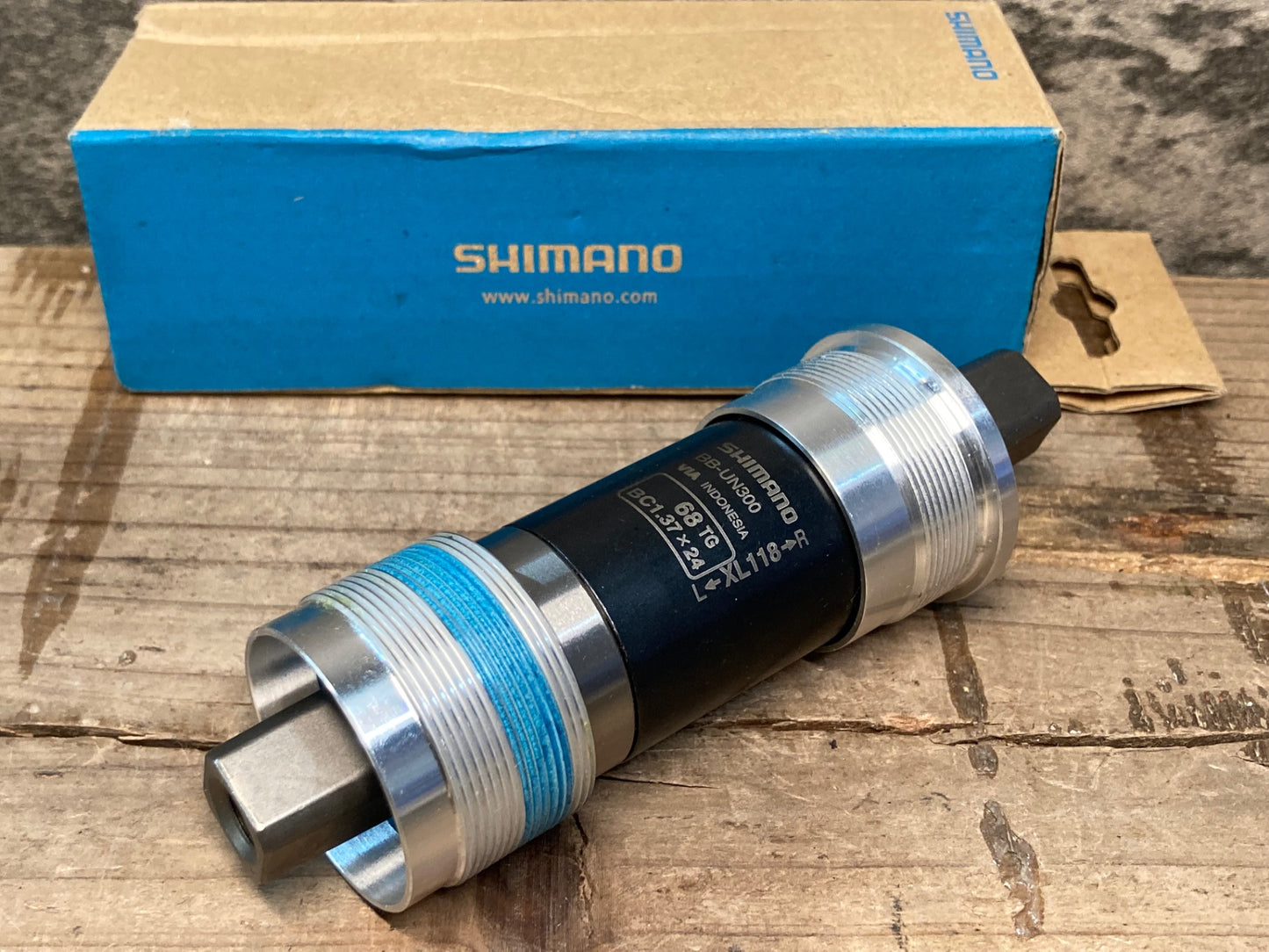 IJ988 シマノ SHIMANO BB-UN300 ボトムブラケット スクエア