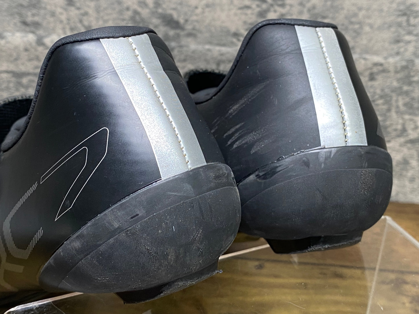 IY919 シマノ SHIMANO RC7 SH-RC702M ビンディングシューズ 黒 シルバー EU41 SPD-SL