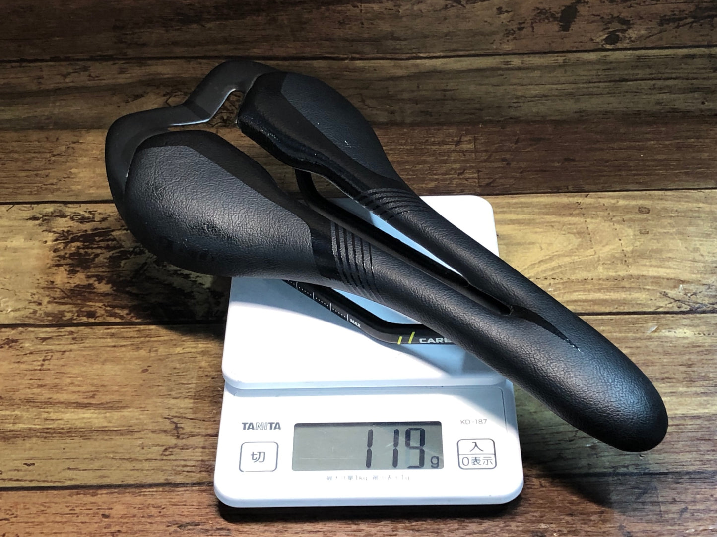 IM956 TNI ブラックフェザー BLACK FEATHER サドル カーボンレール 黒