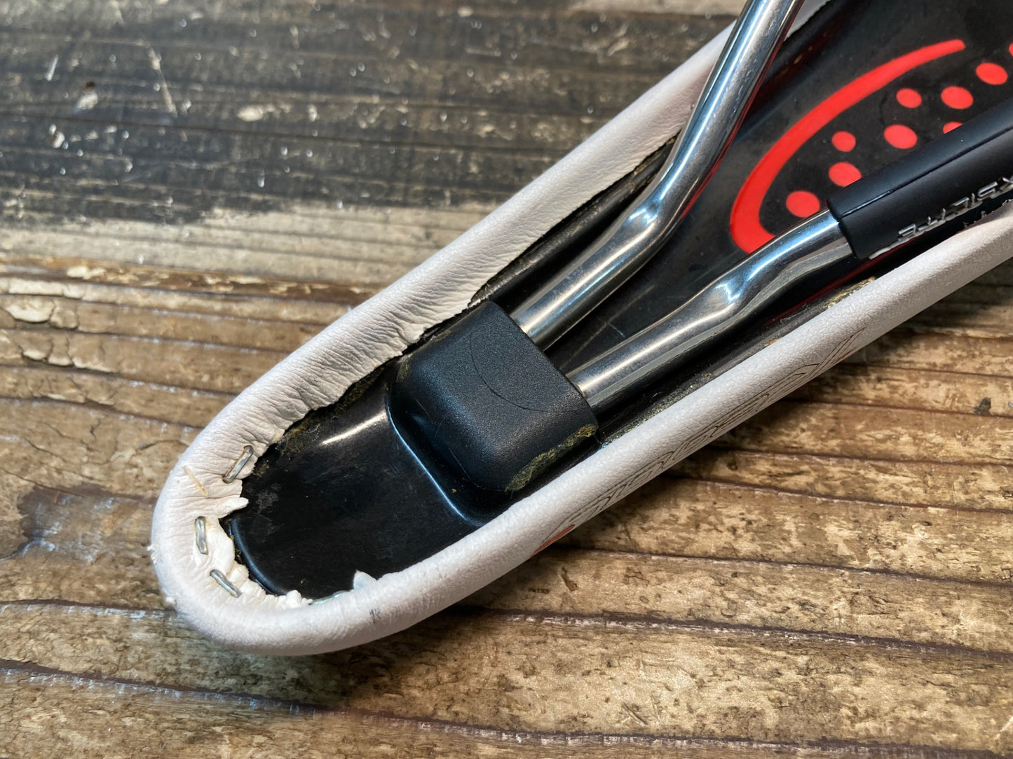 IX238 サンマルコ san marco リーガル Regal e 白赤 幅実測150mm XSiLITEレール