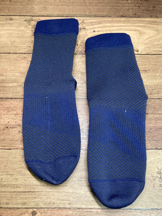 IQ172 レリック reric シューズカバー 紺 M