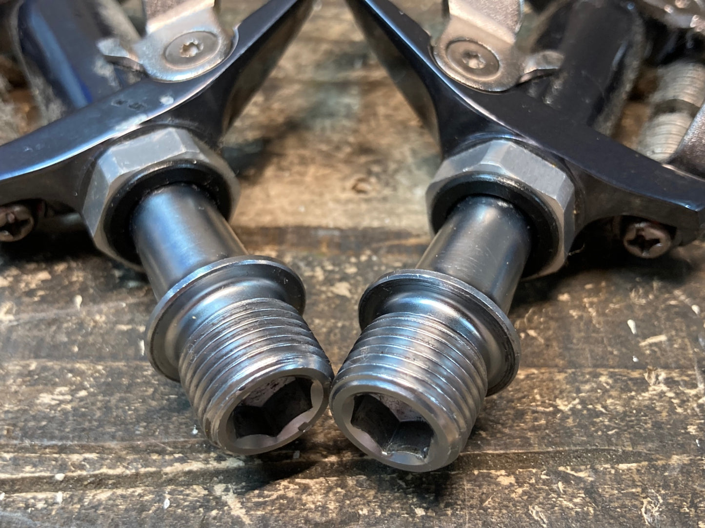 IS382 シマノ SHIMANO PD-ES600 ビンディングペダル SPD シルバー