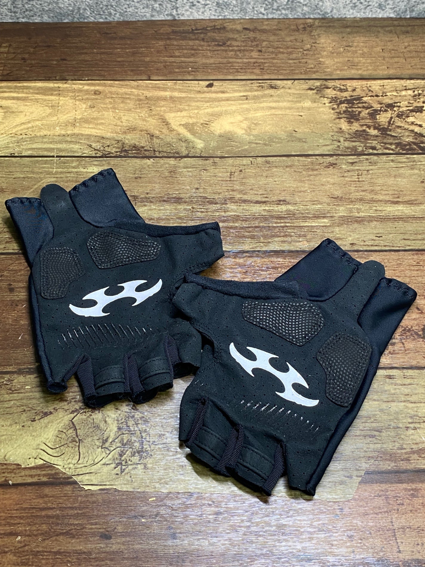 JB543 カブト Kabuto 指切 グローブ 黒 L