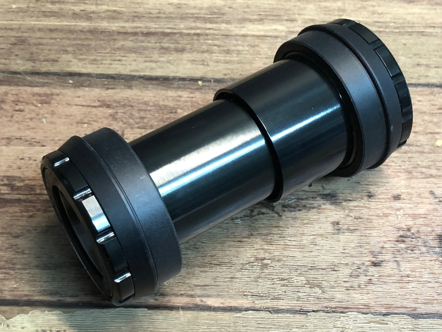 IR592 TOKEN BB4629 ボトムブラケット BB30