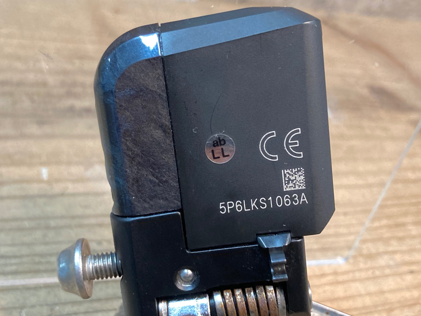 IU931 シマノ SHIMANO アルテグラ ULTEGRA FD-6870 フロントディレイラー 2S 直付け 電動 Di2 錆大