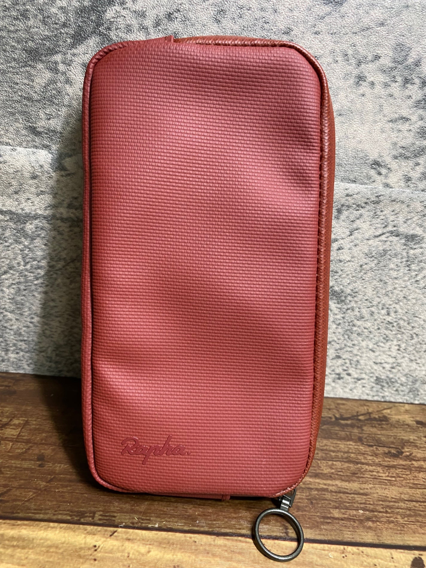 JB954 ラファ Rapha ESSENTIALS CASE 赤