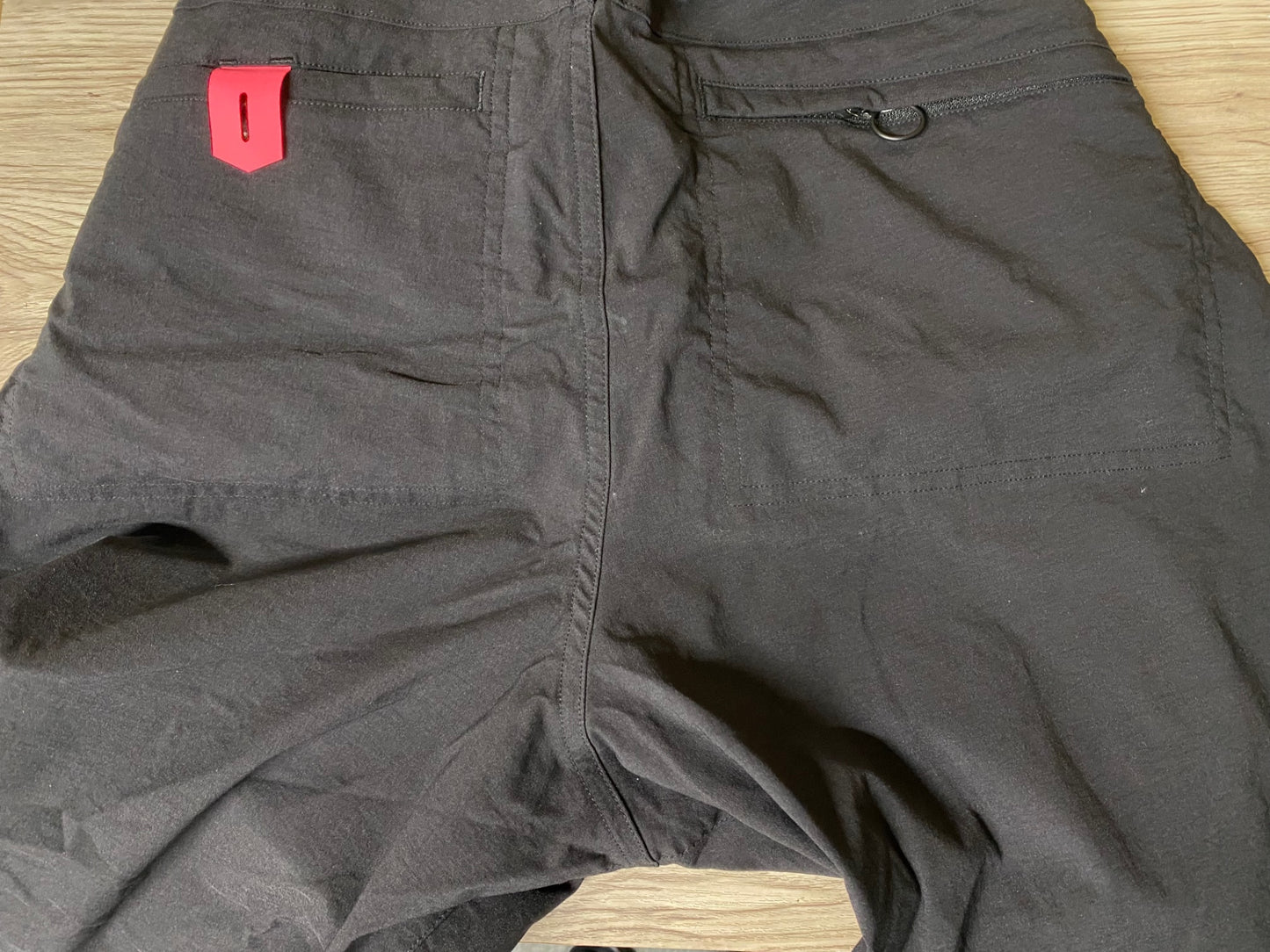 IY742 ラファ Rapha RANDONNEE SHORTS ハーフパンツ 黒 サイズ不明