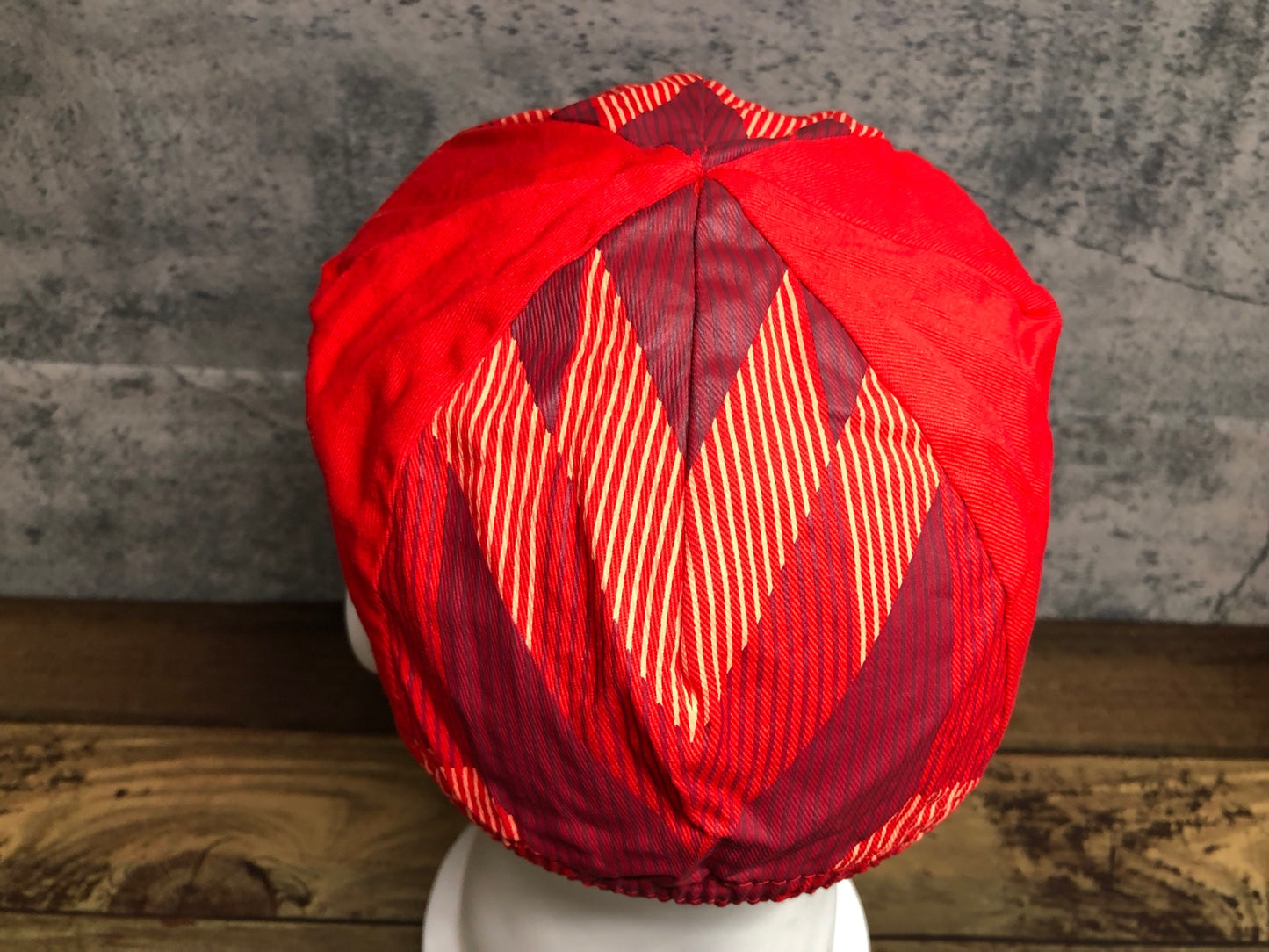 IT284 ラファ Rapha HIDDEN LEAVES CAP サイクルキャップ 赤 フリーサイズ RCC