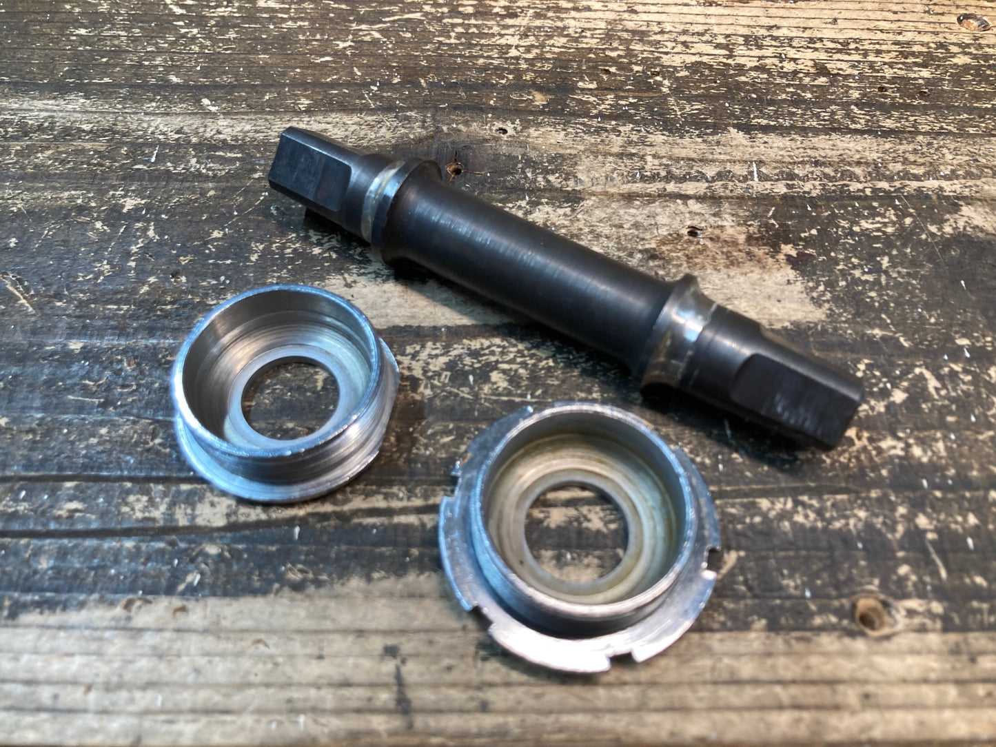 IP922 TA 344 BB 113mm ボトムブラケット スクエアテーパー ※ベアリング球欠品