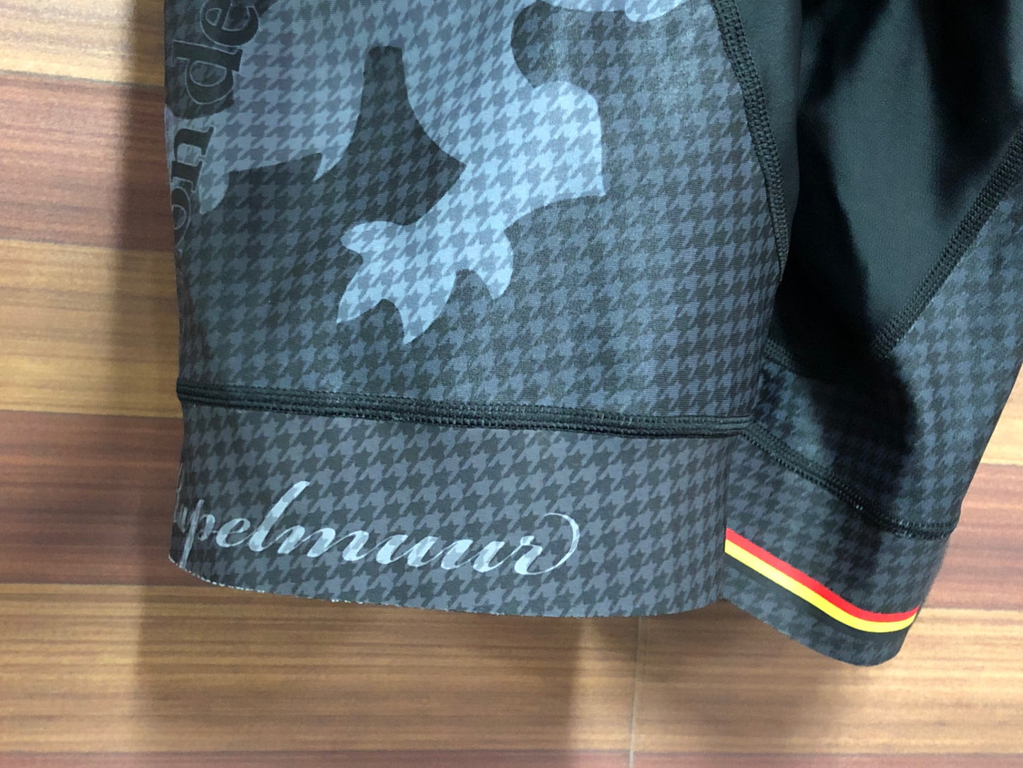 IQ839 リオンドカペルミュール Lion de KAPELMUUR レーサーパンツ 黒 L