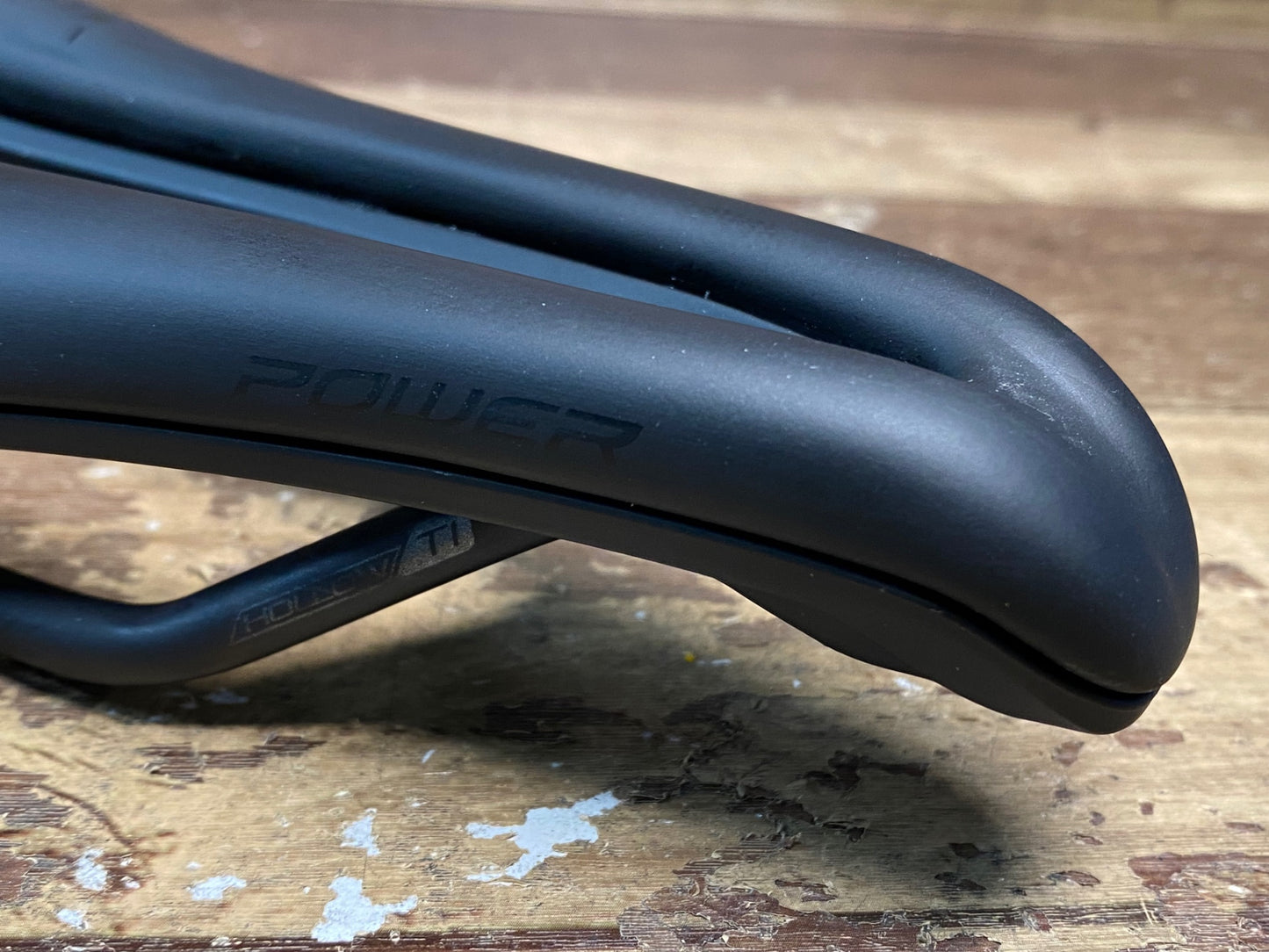 II917 スペシャライズド SPECIALIZED POWER EXPERT MIRROR サドル 黒 HOLLOW Ti レール 143mm