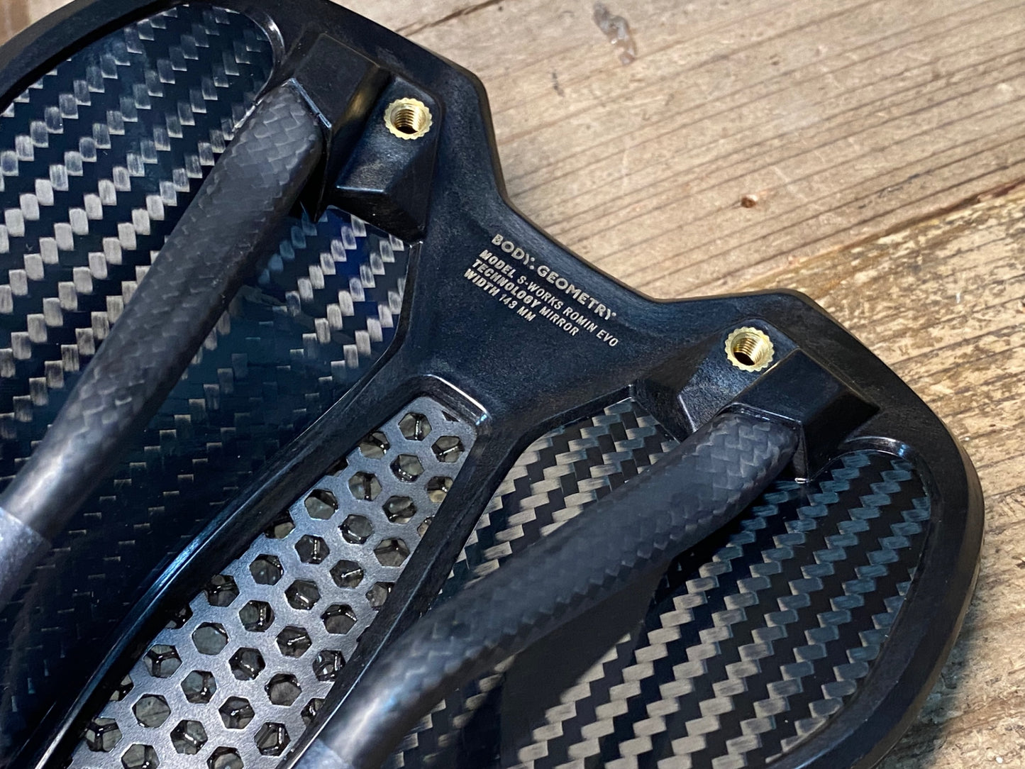 IY558 スペシャライズド SPECIALIZED エスワークス S-WORKS ROMIN EVO MIRROR サドル 黒 143mm
