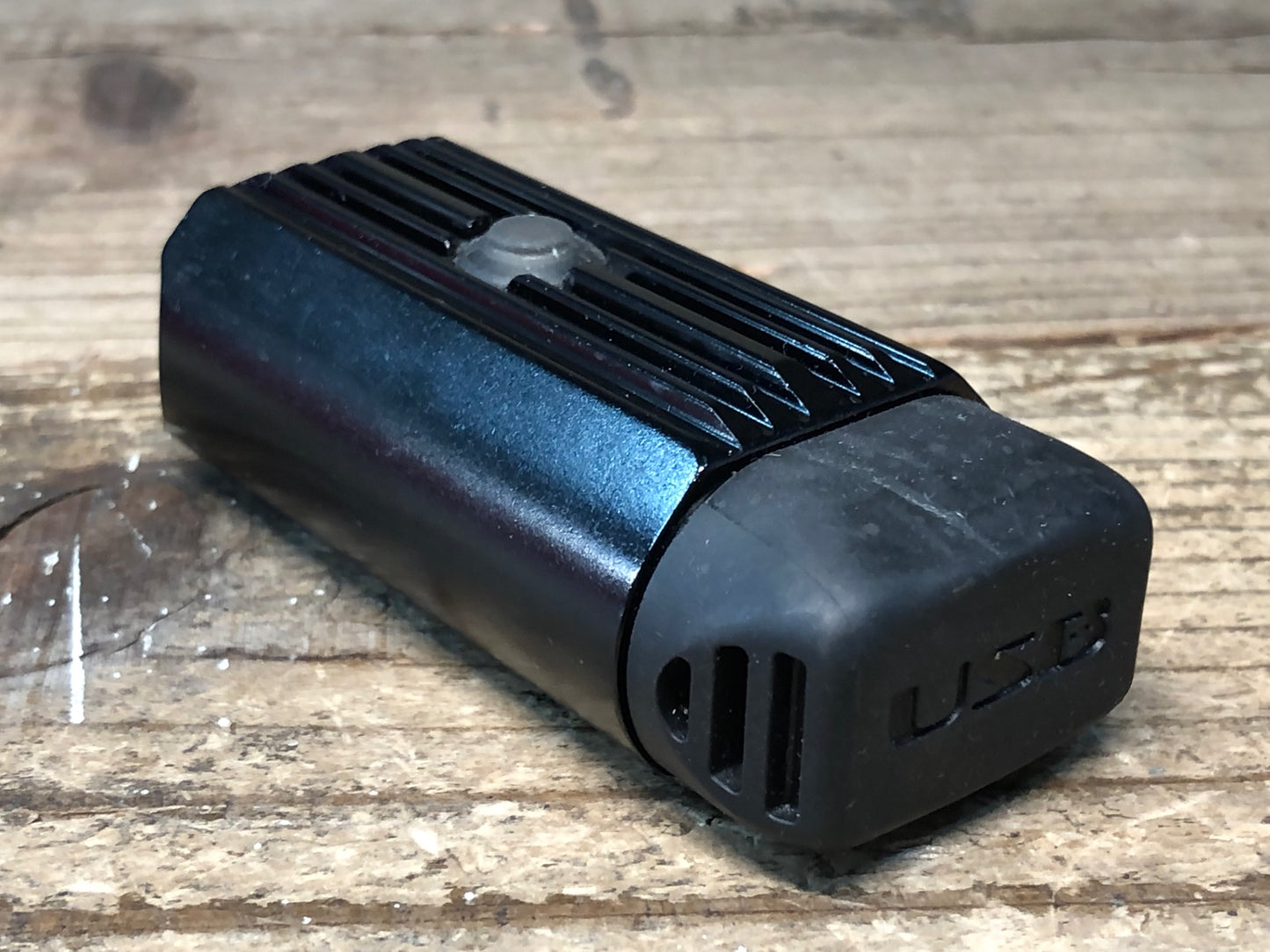 IL073 レザイン LEZYNE MICRO DRIVE 600XL フロントライト 黒 点灯確認済み