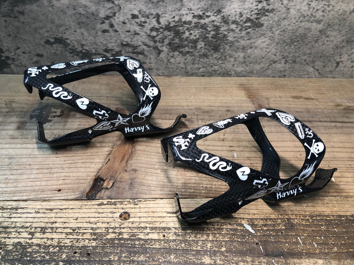 JB933 チネリ cinelli HARRYS BOTTLE CAGE MIKE GIANT マイクジャイアント カーボン ボトルケージ 黒白 2個セット