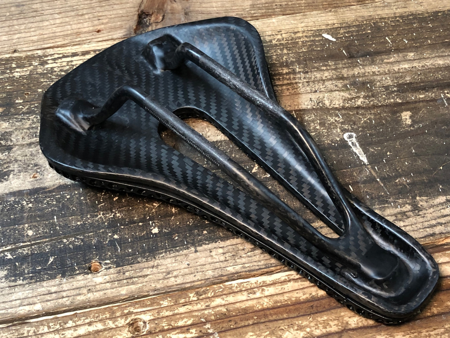 IT565 TNI 3Dprinting サドル 黒 カーボン