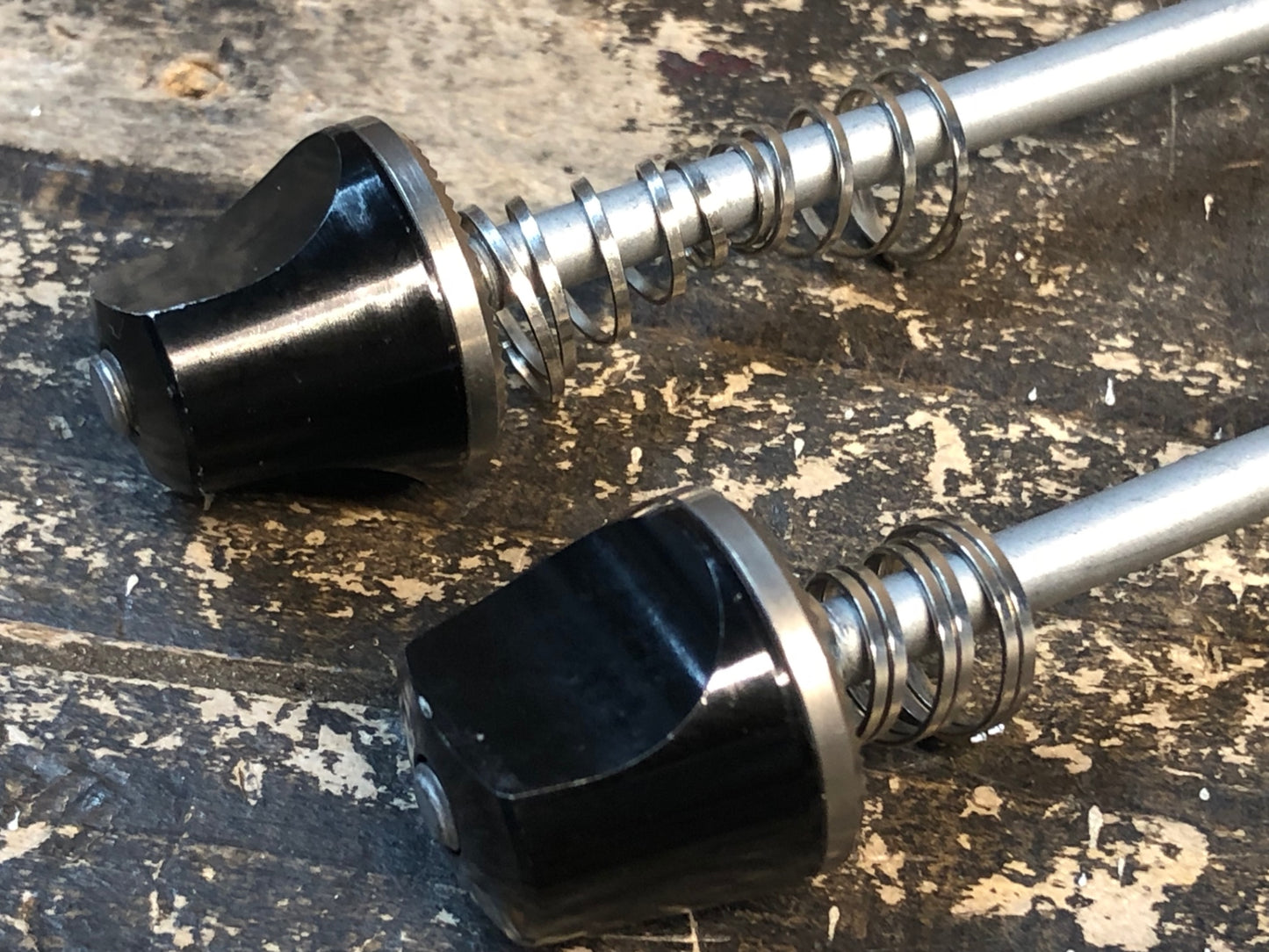 JA584 DT SWISS クイックスキュワー 前後セット