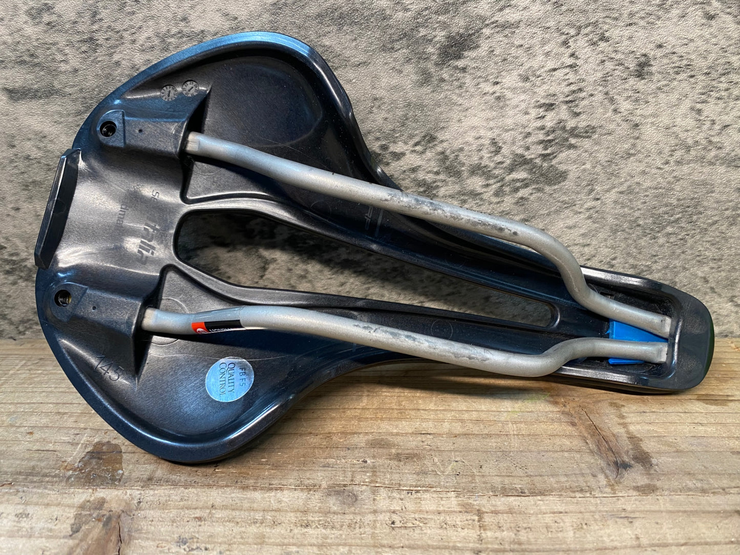 IS835 セライタリア SELLE ITALIA フライト Flite サドル 145 Ti316レール