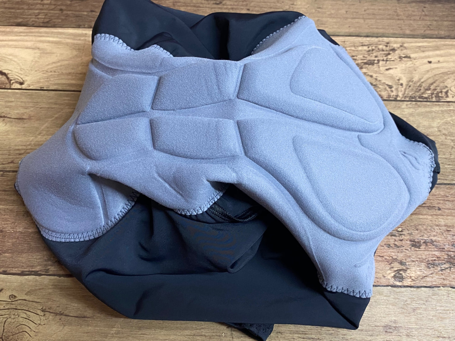 IV214 リオンドカペルミュール Lion de KAPELMUUR ビブタイツ 黒 L