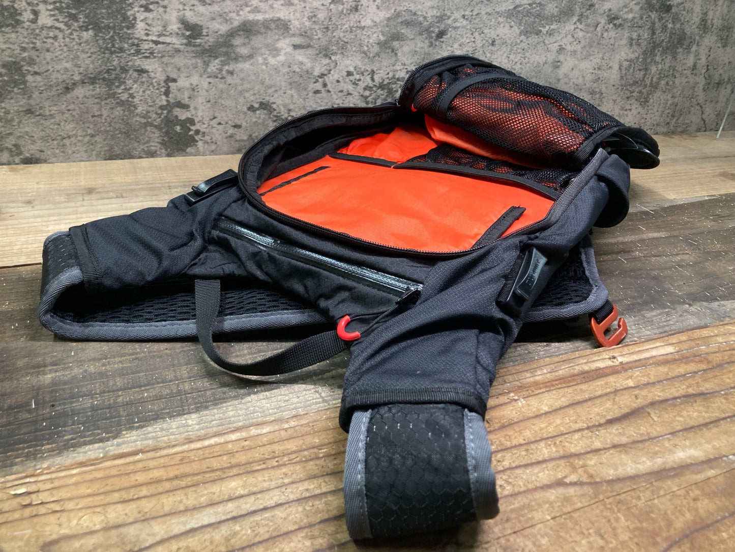 IO729 シマノ SHIMANO U6 リュック バックパック 黒