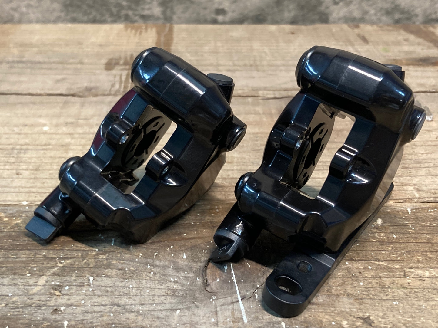 IL630 シマノ SHIMANO 105 BR-R7170ディスクブレーキキャリパー 完成車外し