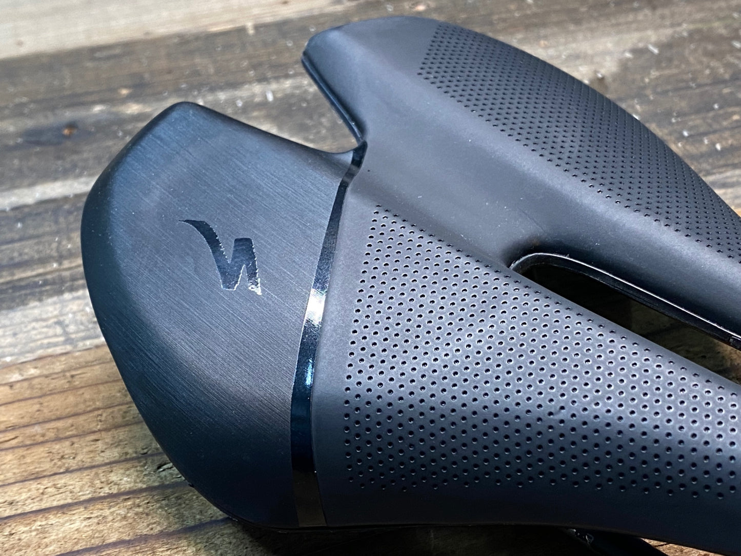 IP411 スペシャライズド SPECIALIZED トゥーペ Toupe Sport サドル 黒 143mm HOLLOW Ti