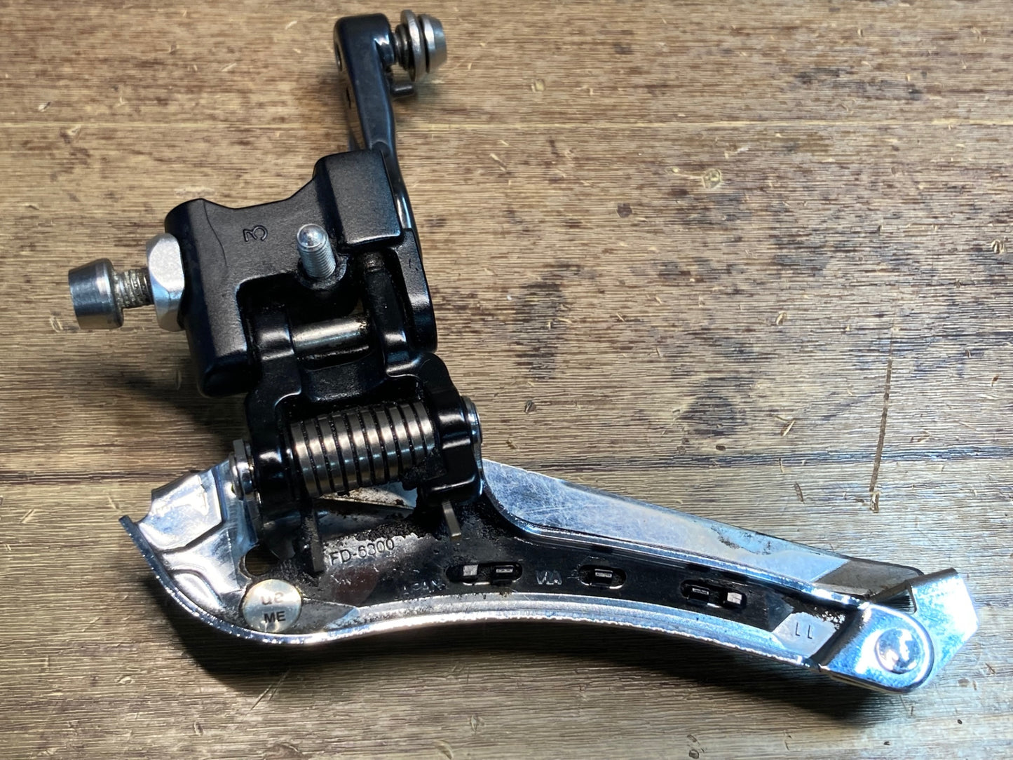 IM831 シマノ SHIMANO アルテグラ ULTEGRA FD-6800 直付 フロントディレイラー 2s ※サポートボルトねじ山なめのためジャンク