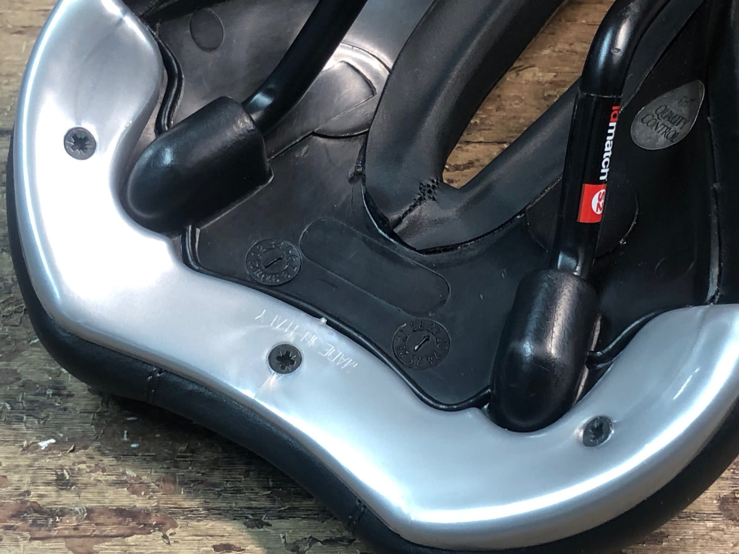 IN602 セライタリア selle italia Sport gel flow サドル 黒 FEC ALLOYレール