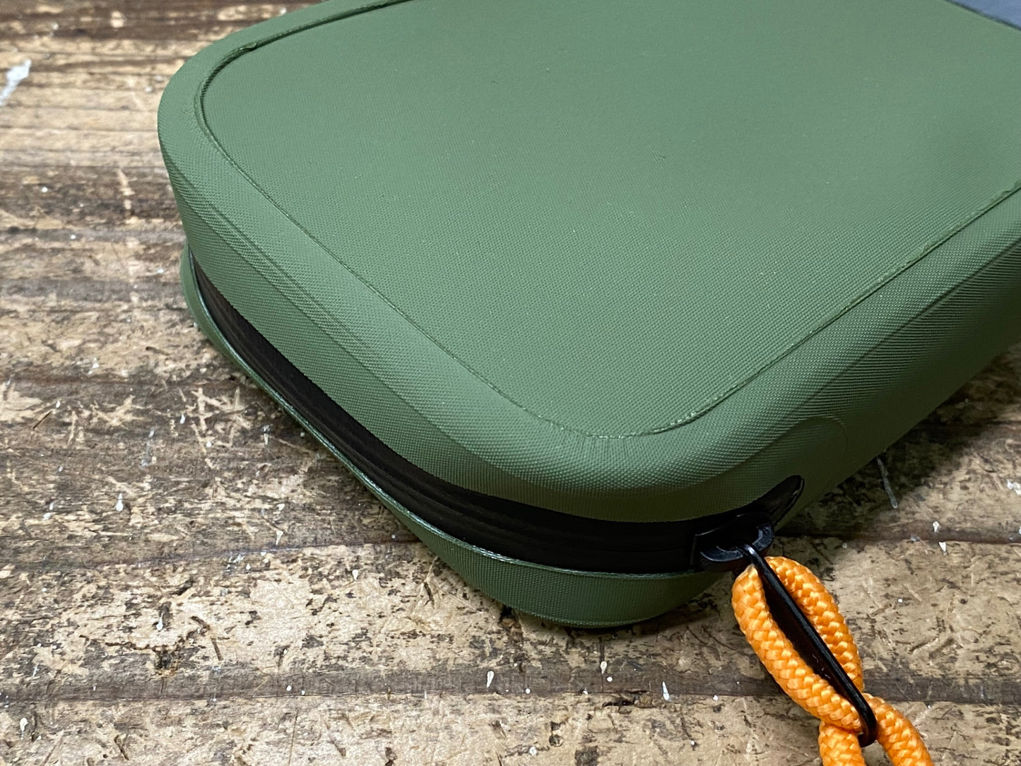 IY041 カフェドシクリステ CAFE DU CYCLISTE WALLET V2 ウォータープルーフ ポーチ カーキ