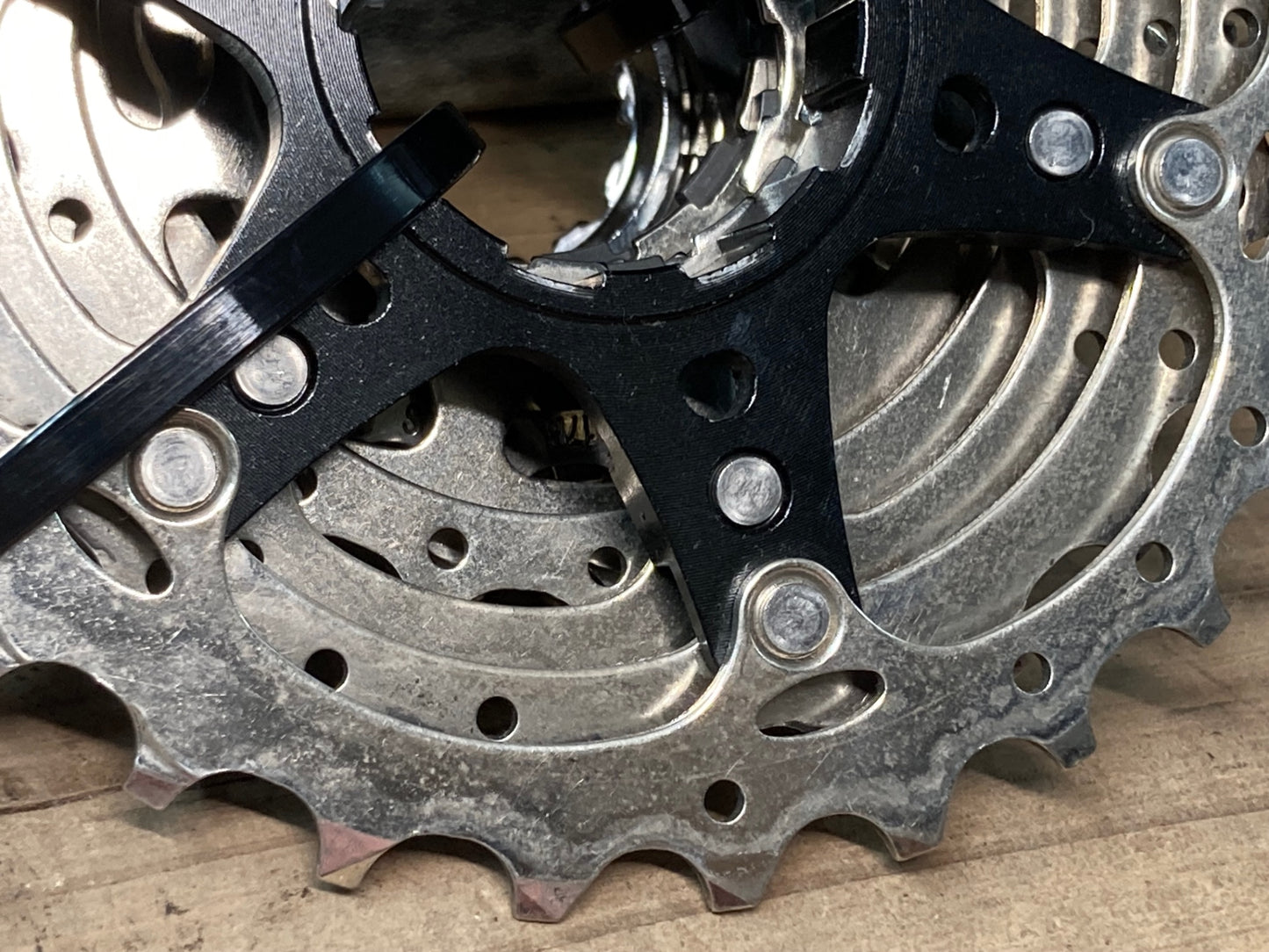 IP284 シマノ SHIMANO 105 CS-5800 スプロケット 11-28T 11S ※マーカー痕