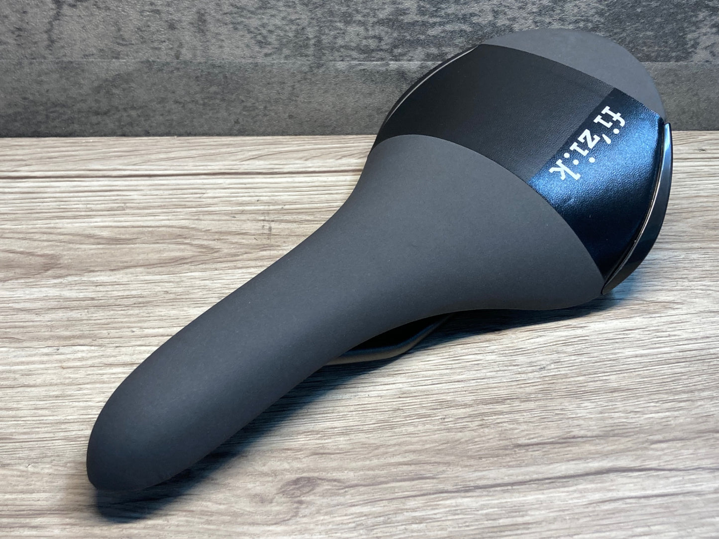 IW733 フィジーク fizik アリアンテ ALIANTE R3 regular サドル kiumレール 実測138mm