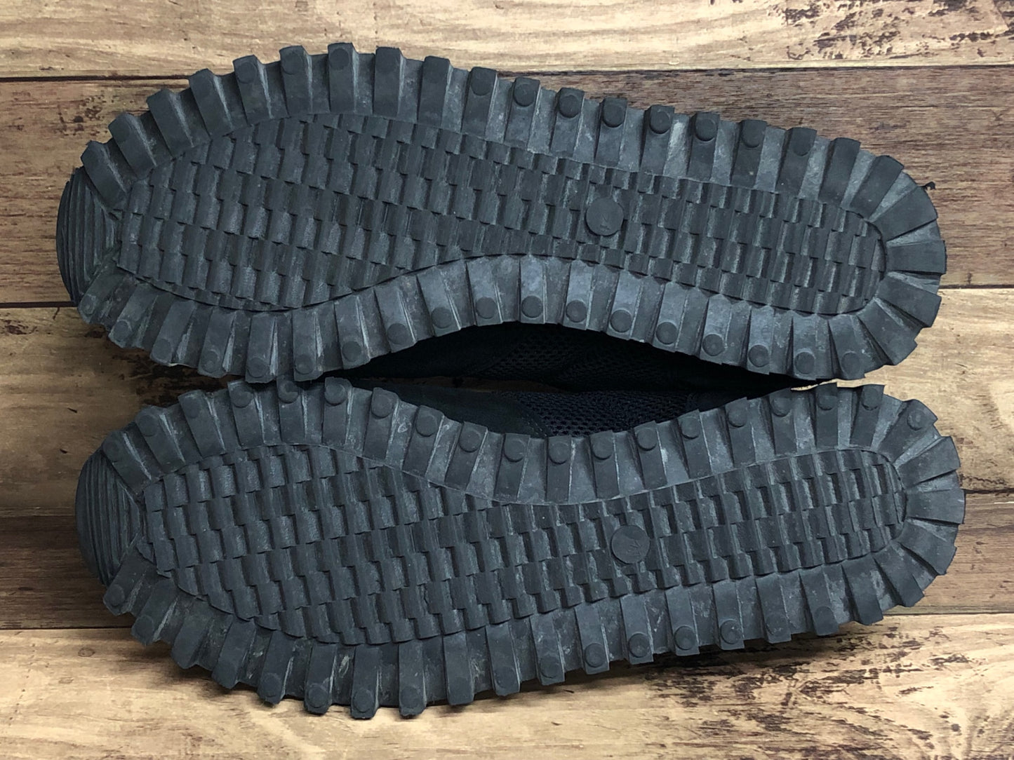 IN374 ノヴェスタ イザドア Isadore x Novesta Marathon カジュアルスニーカー EU42