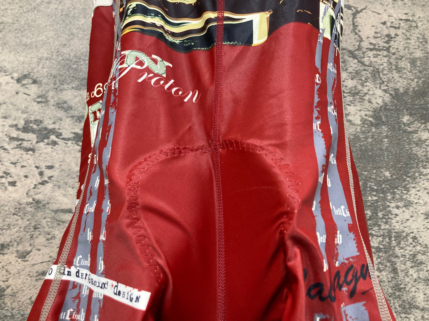 IY630 パンダーニ Pandani ビブショーツ 白 赤 L