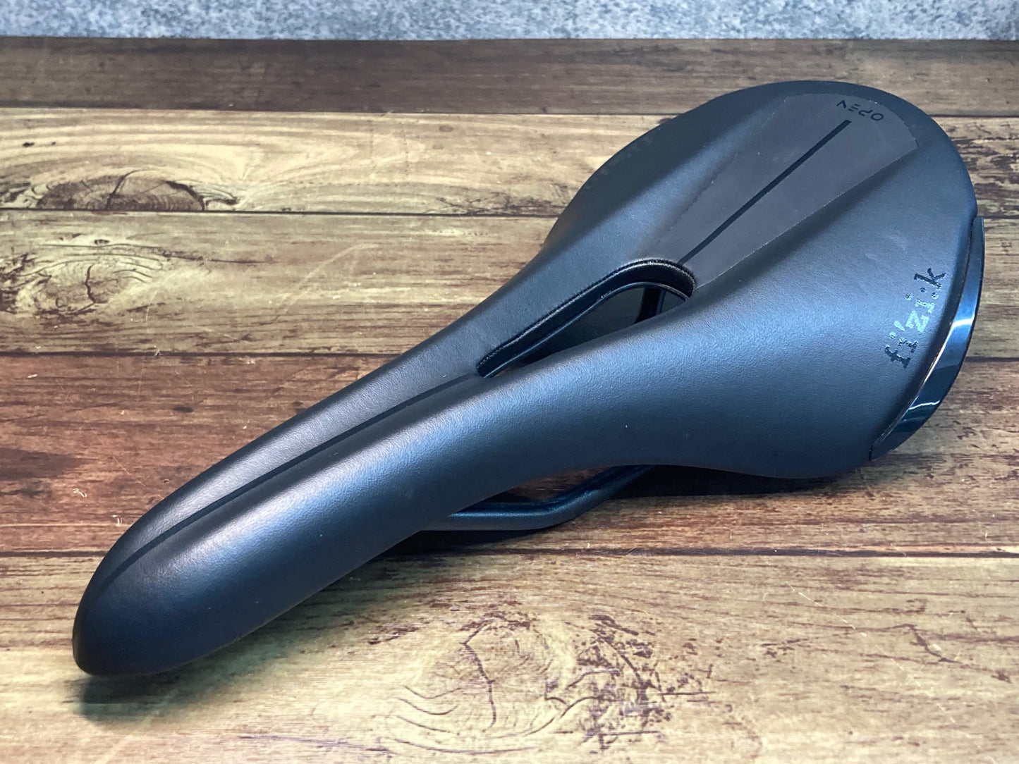 IX481 フィジーク fizik アリアンテ ALIANTE R3 REGULAR OPEN kiumレール サドル 黒