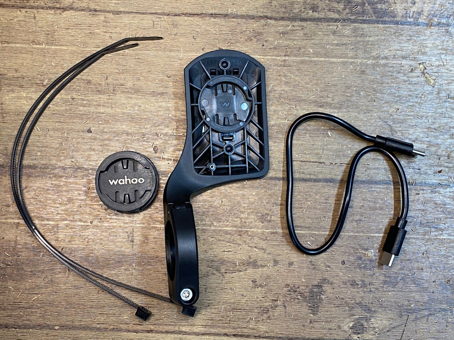 IX621 ワフー Wahoo エレメント ローム ELEMNT ROAM V2 WFCC6 サイクルコンピューター ※動作確認済