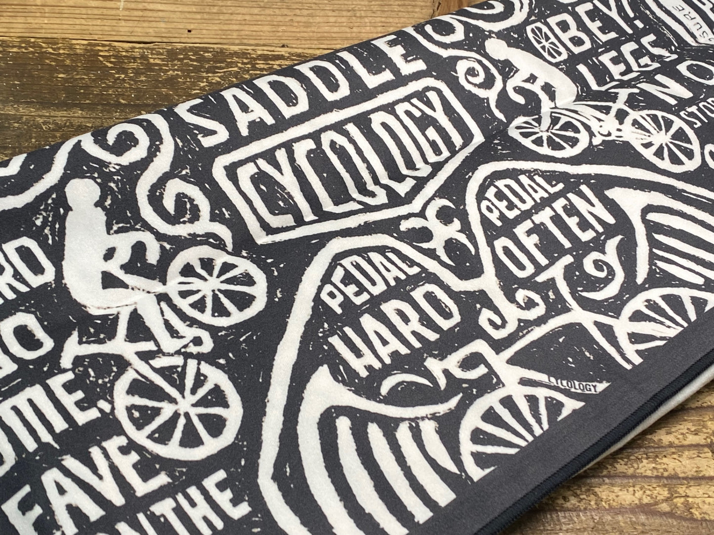 JC194 サイコロジー CYCOLOGY マイクロファイバータオル 黒