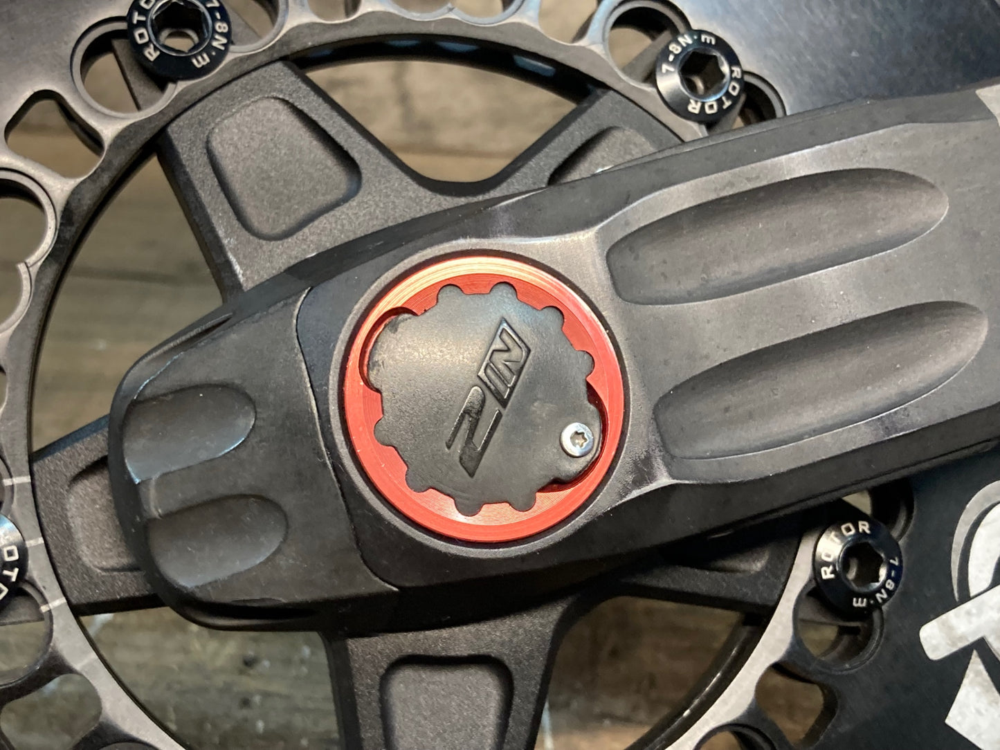 IS068 ROTOR 2in POWER クランクセット 楕円 チェーンリング 52-36 充電器付属 右クランクのみ