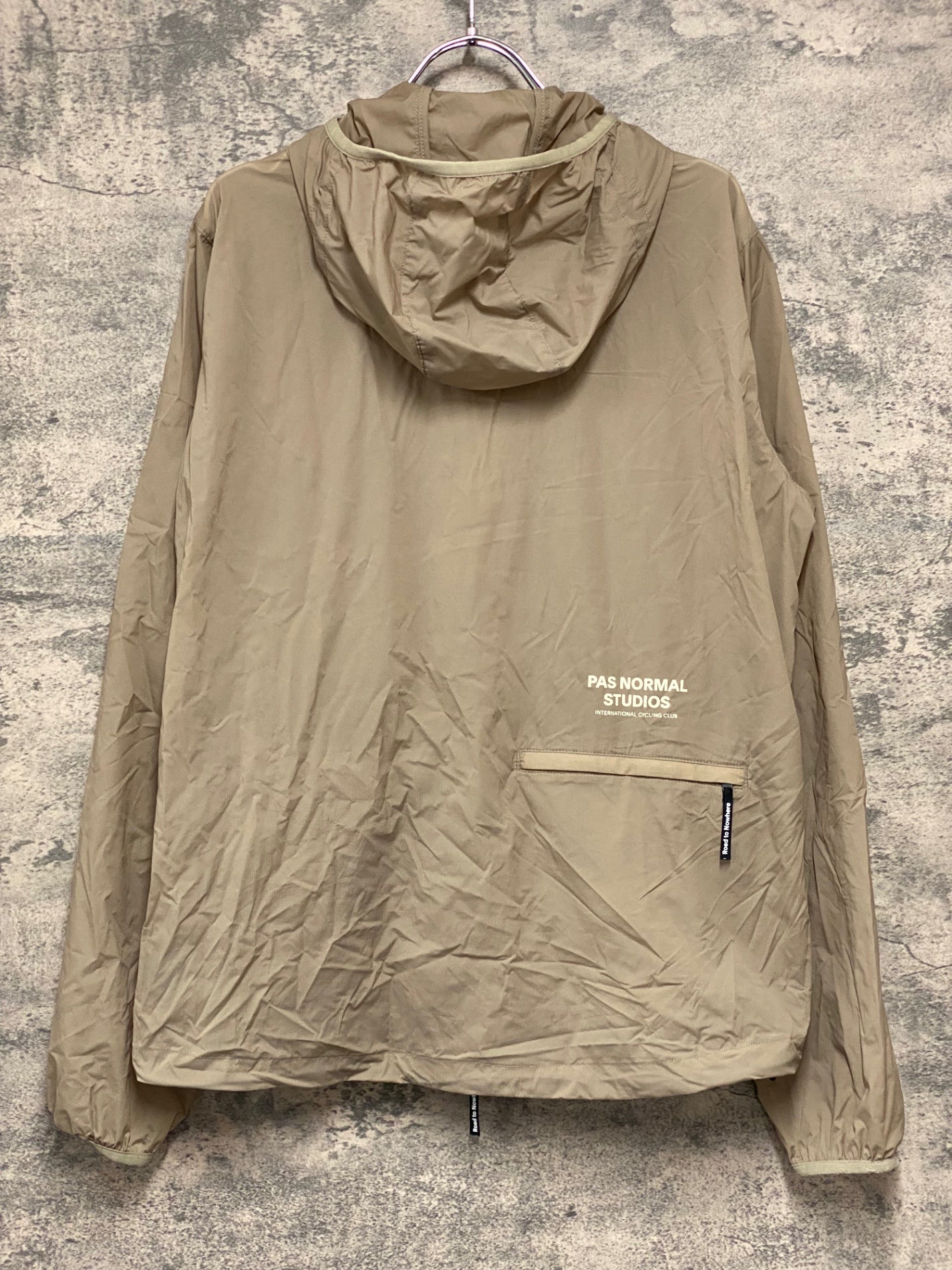 JD967 パスノーマルスタジオ PAS NORMAL STUDIOS R.T.N. フーディ 長袖 ウィンドブレーカー サイクルジャケット 薄茶 M