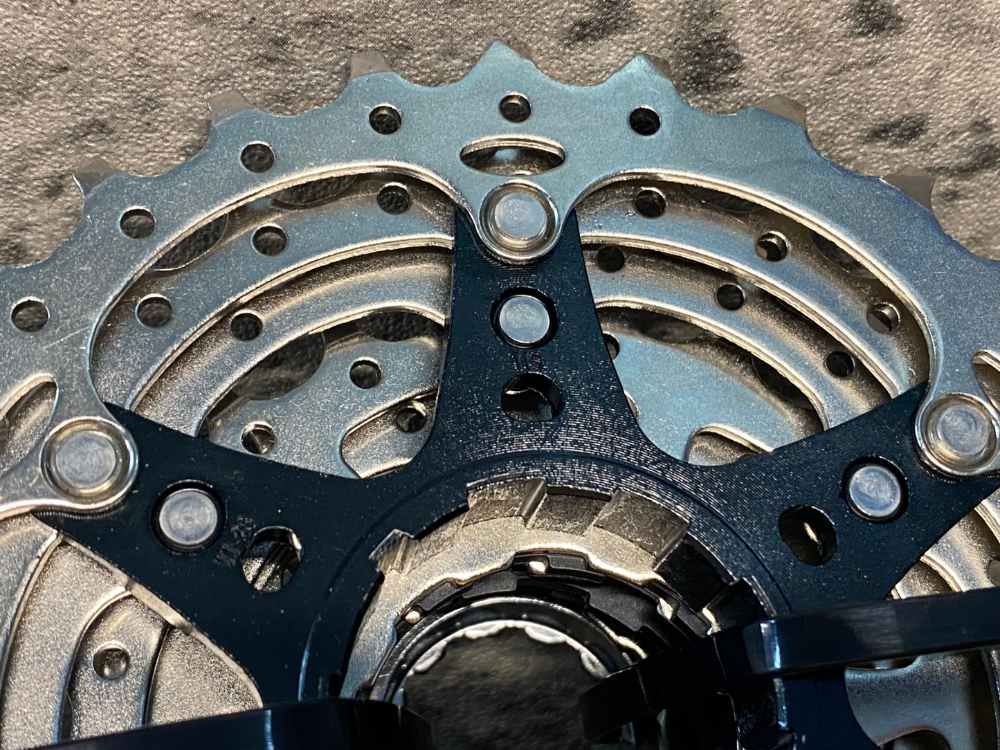 ID219 シマノ SHIMANO 105 CS-R7000 スプロケット 11s 11-28T