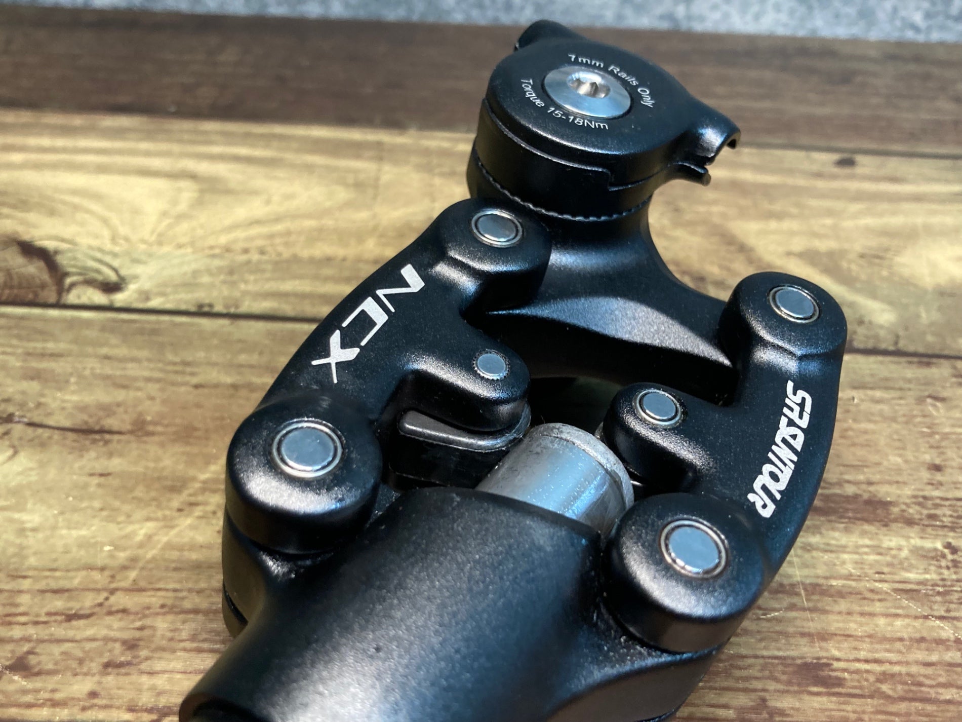 IX269 SR SUNTOUR NCX サスペンションシートポスト 黒 350mm Φ27
