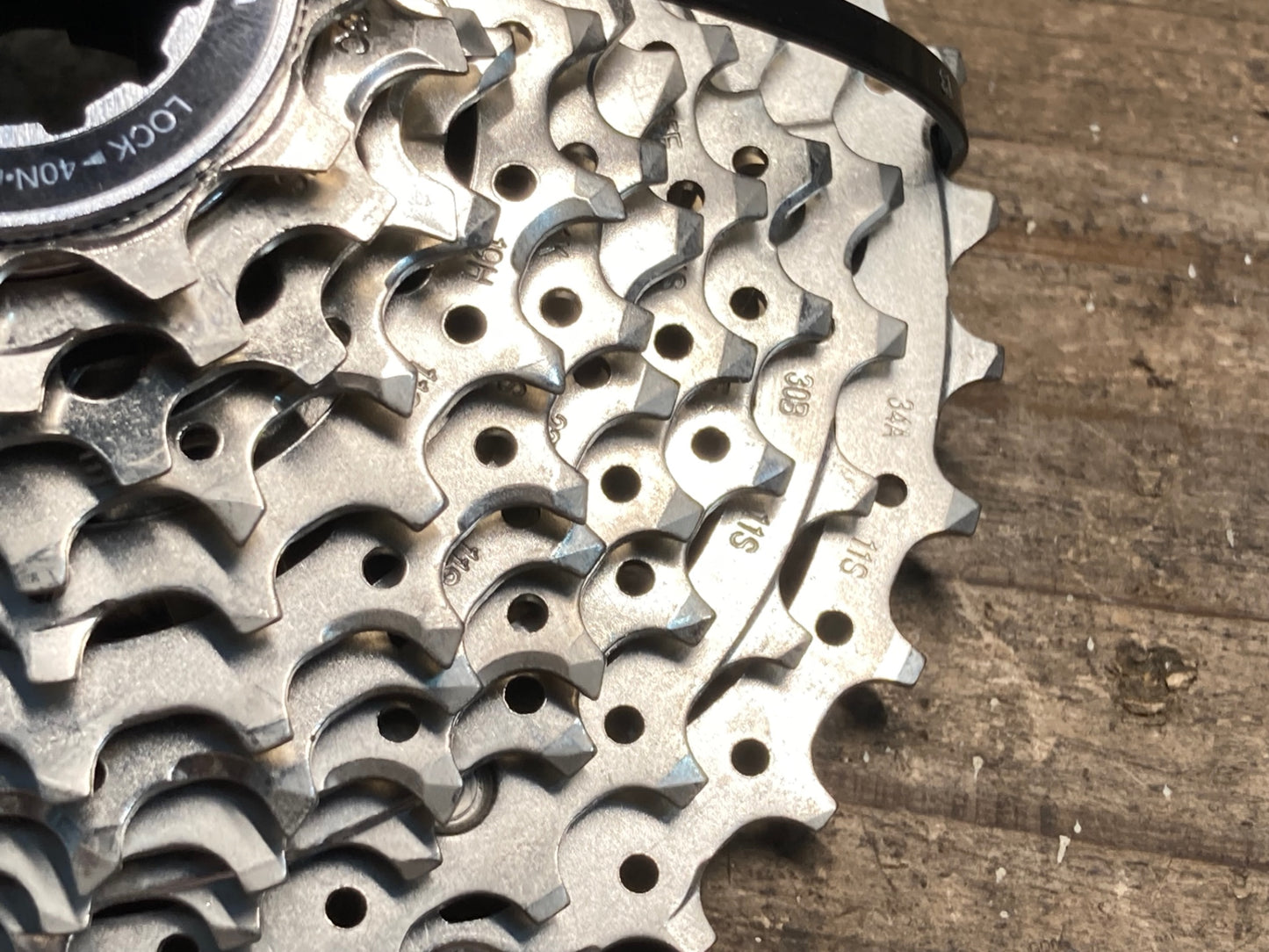 IQ469 シマノ SHIMANO 105 CS-HG700 スプロケット 11S 11-34T