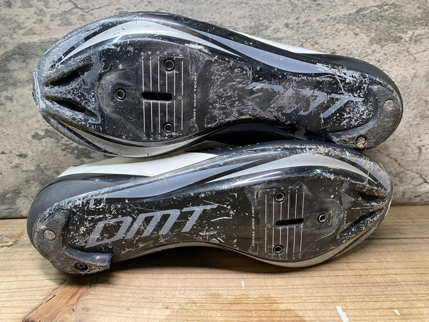 IQ451 DMT R3 ビンディングシューズ EU41 白黒 SPD-SL ※ソール傷大のためジャンク