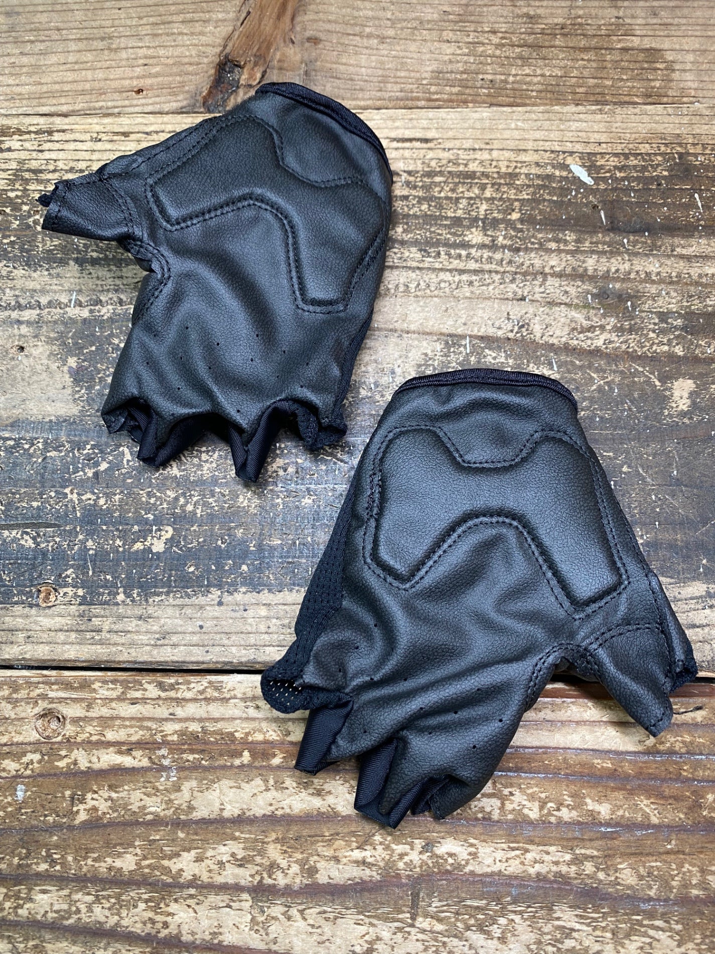 JB083 リオンドカペルミュール Lion de KAPELMUUR 指切り グローブ 黒 XS