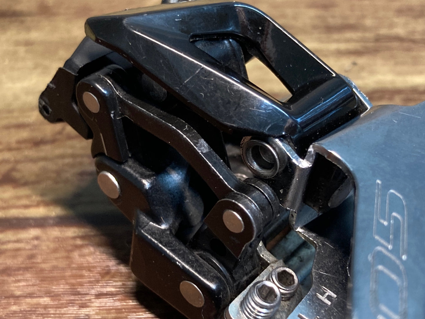 IX586 シマノ SHIMANO 105 FD-5801 フロントディレイラー 直付 ※取付座金欠品