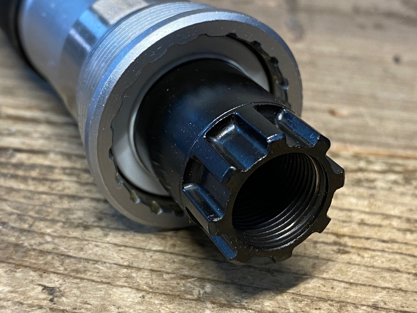 IS196 シマノ SHIMANO BB-ES30 ボトムブラケット オクタリンク