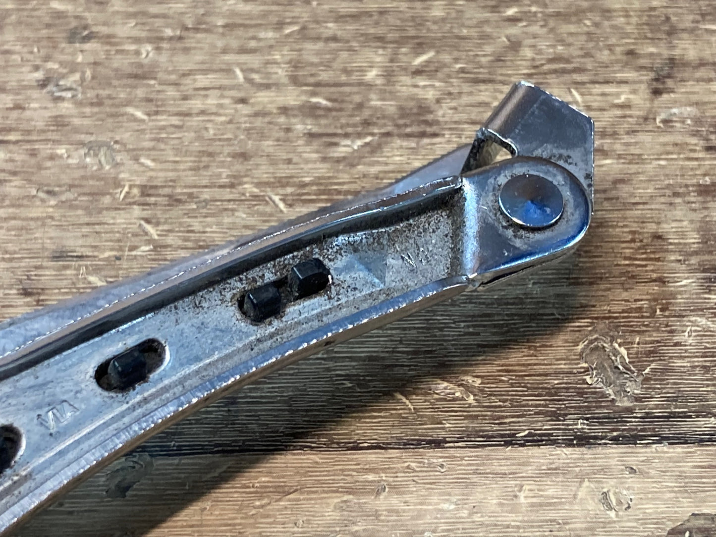 IL837 シマノ SHIMANO 105 FD-5800 フロントディレイラー 2S 直付け シルバー