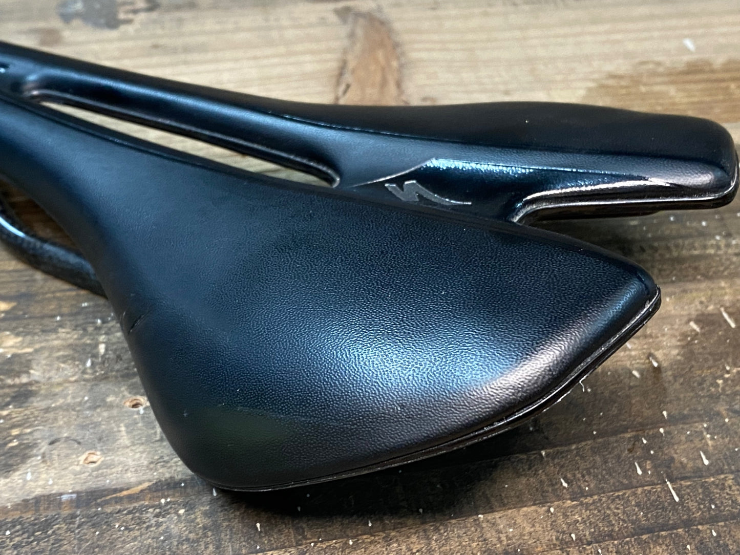 IP066 スペシャライズド SPECIALIZED トゥーペ TOUPE PRO サドル 143mm 黒 カーボンレール